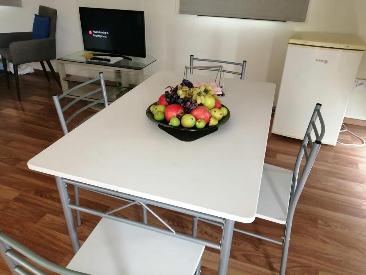 לרנקה Extremely Comfy Apt With Spacious Private Terrace 10Min Walk To The Beach & In Town מראה חיצוני תמונה
