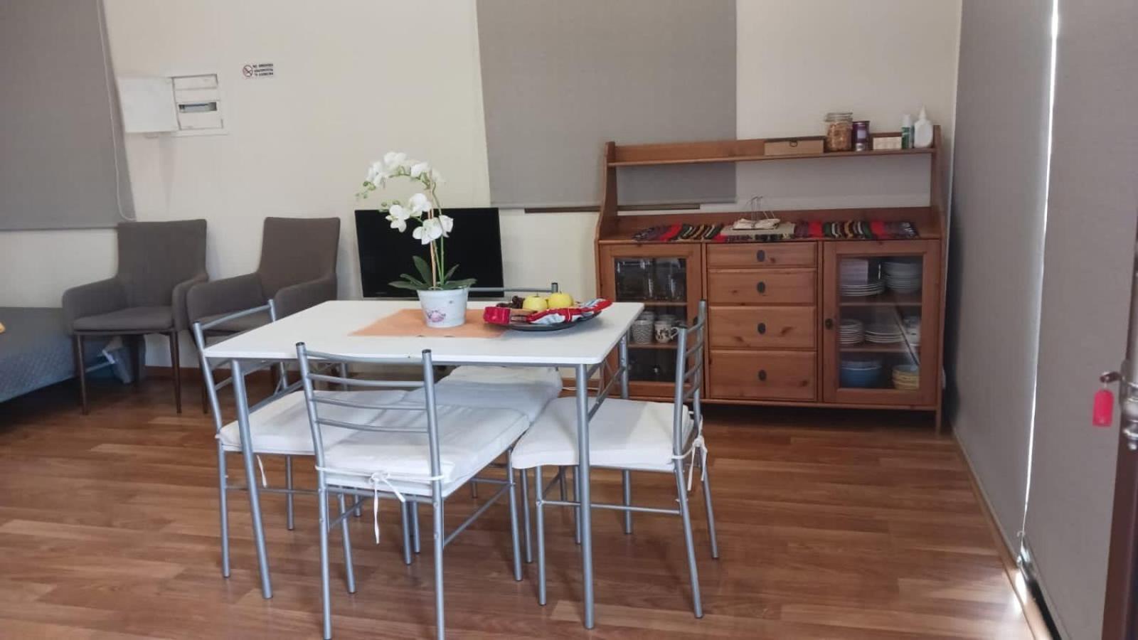 לרנקה Extremely Comfy Apt With Spacious Private Terrace 10Min Walk To The Beach & In Town מראה חיצוני תמונה