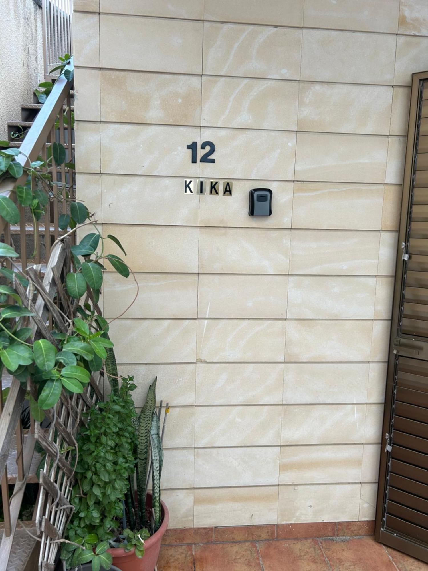 לרנקה Extremely Comfy Apt With Spacious Private Terrace 10Min Walk To The Beach & In Town מראה חיצוני תמונה