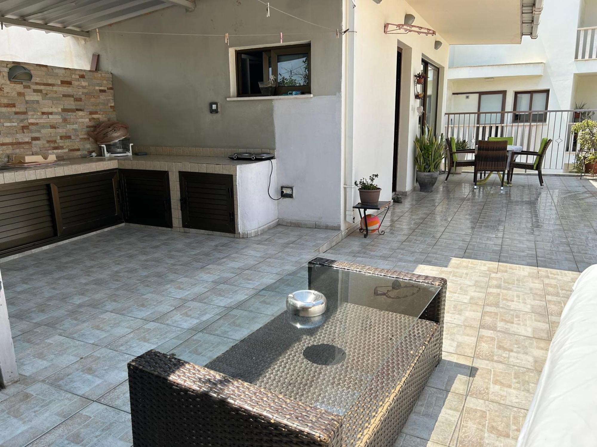 לרנקה Extremely Comfy Apt With Spacious Private Terrace 10Min Walk To The Beach & In Town מראה חיצוני תמונה