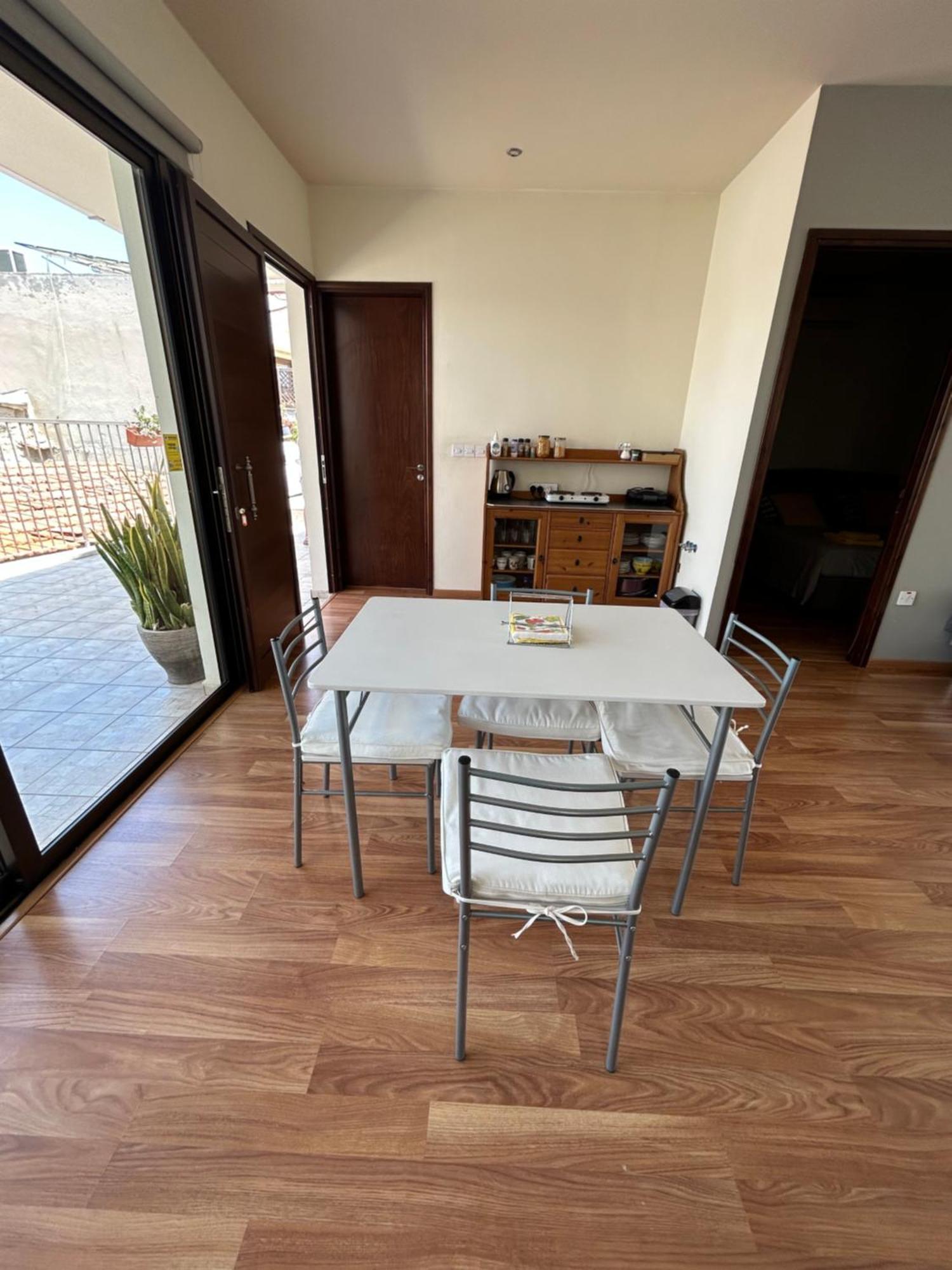 לרנקה Extremely Comfy Apt With Spacious Private Terrace 10Min Walk To The Beach & In Town מראה חיצוני תמונה