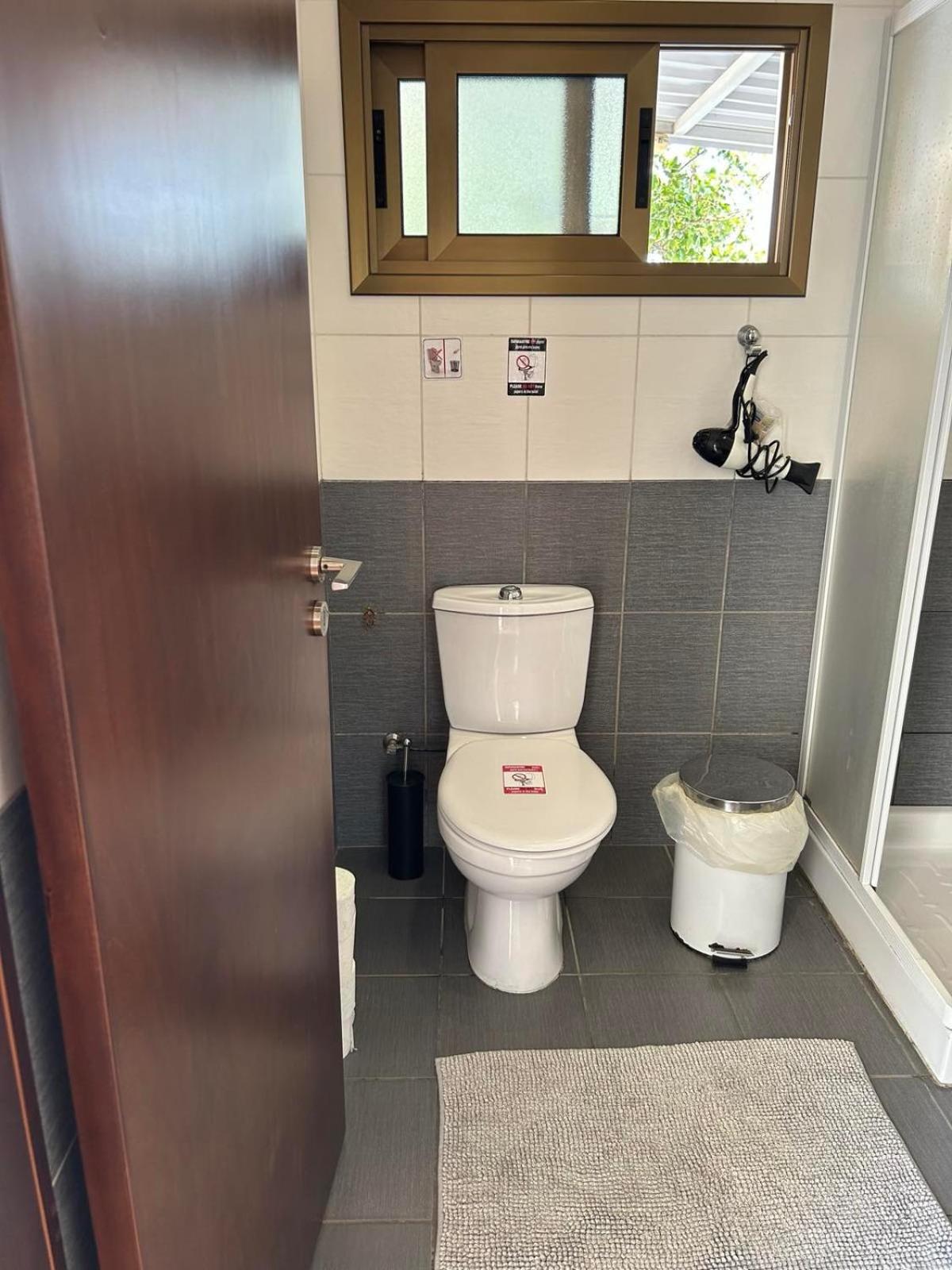 לרנקה Extremely Comfy Apt With Spacious Private Terrace 10Min Walk To The Beach & In Town מראה חיצוני תמונה